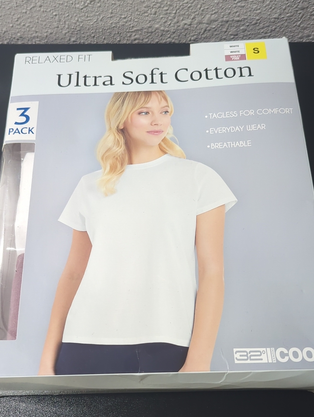 32° Cool Women's White Ultra Soft Cotton Short Sleeve Tee